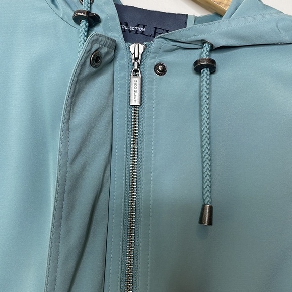 Bromley Collection || Petite Small Hooded Jacket - Picture 5 of 11